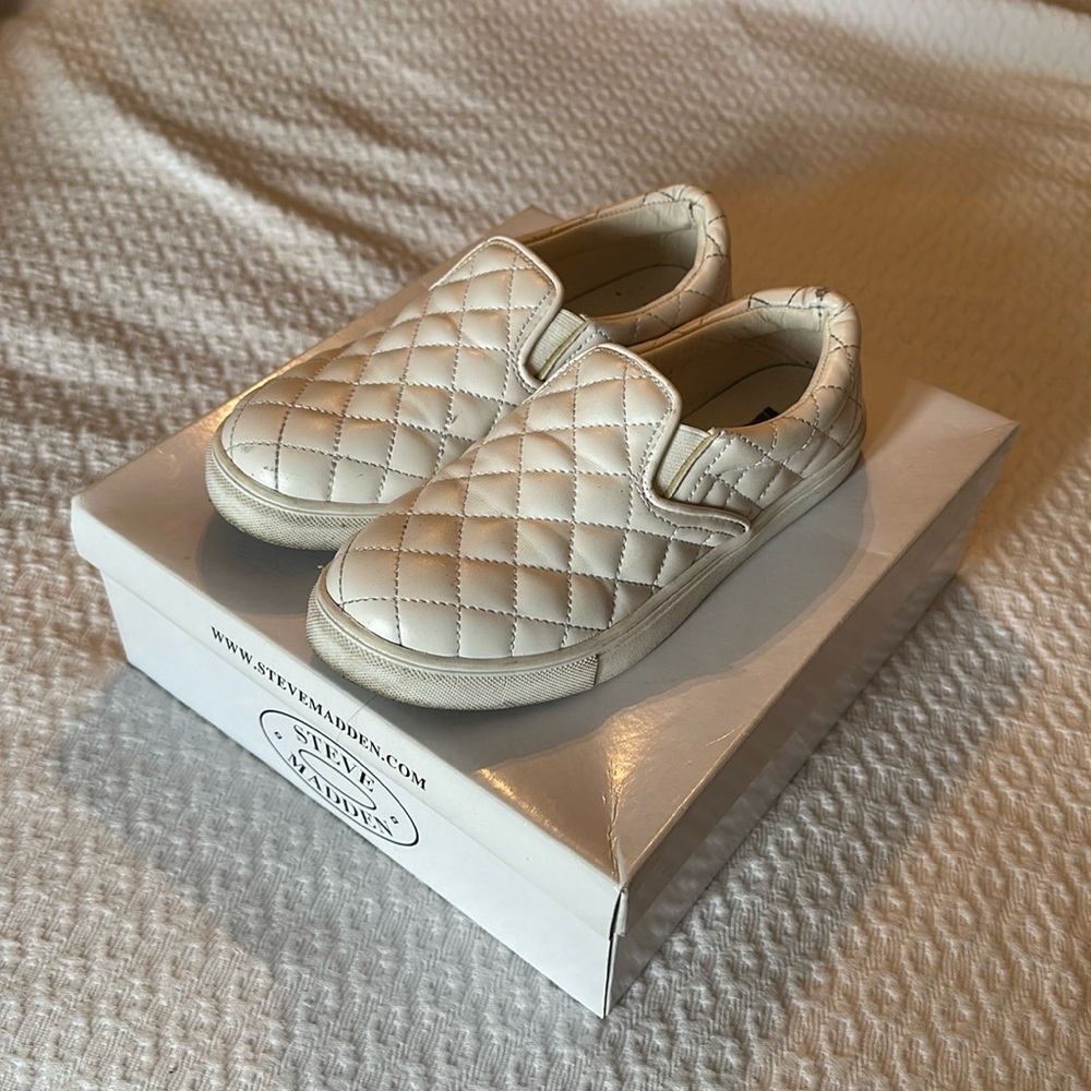 STEVE MADDEN slides